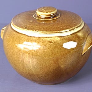 Mid Century Vintage Stoneware Bean Pot USA Hand Painted Brown Pottery w/ Lid - 6.25" tall x 8.5" wide x 7.5" deep