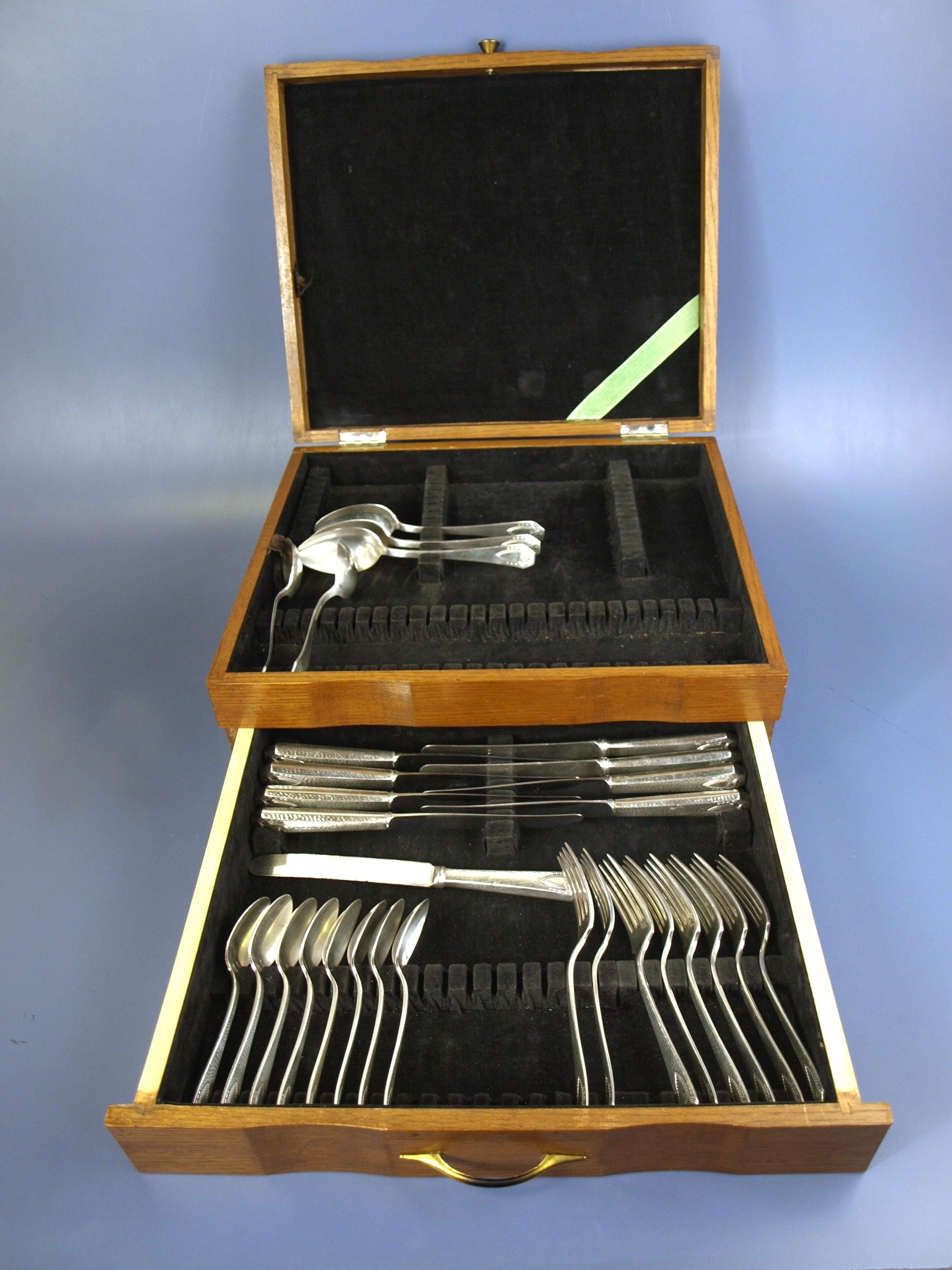 Antique 1847 Rogers Bros. Heraldic Silverplate Pattern Flatware