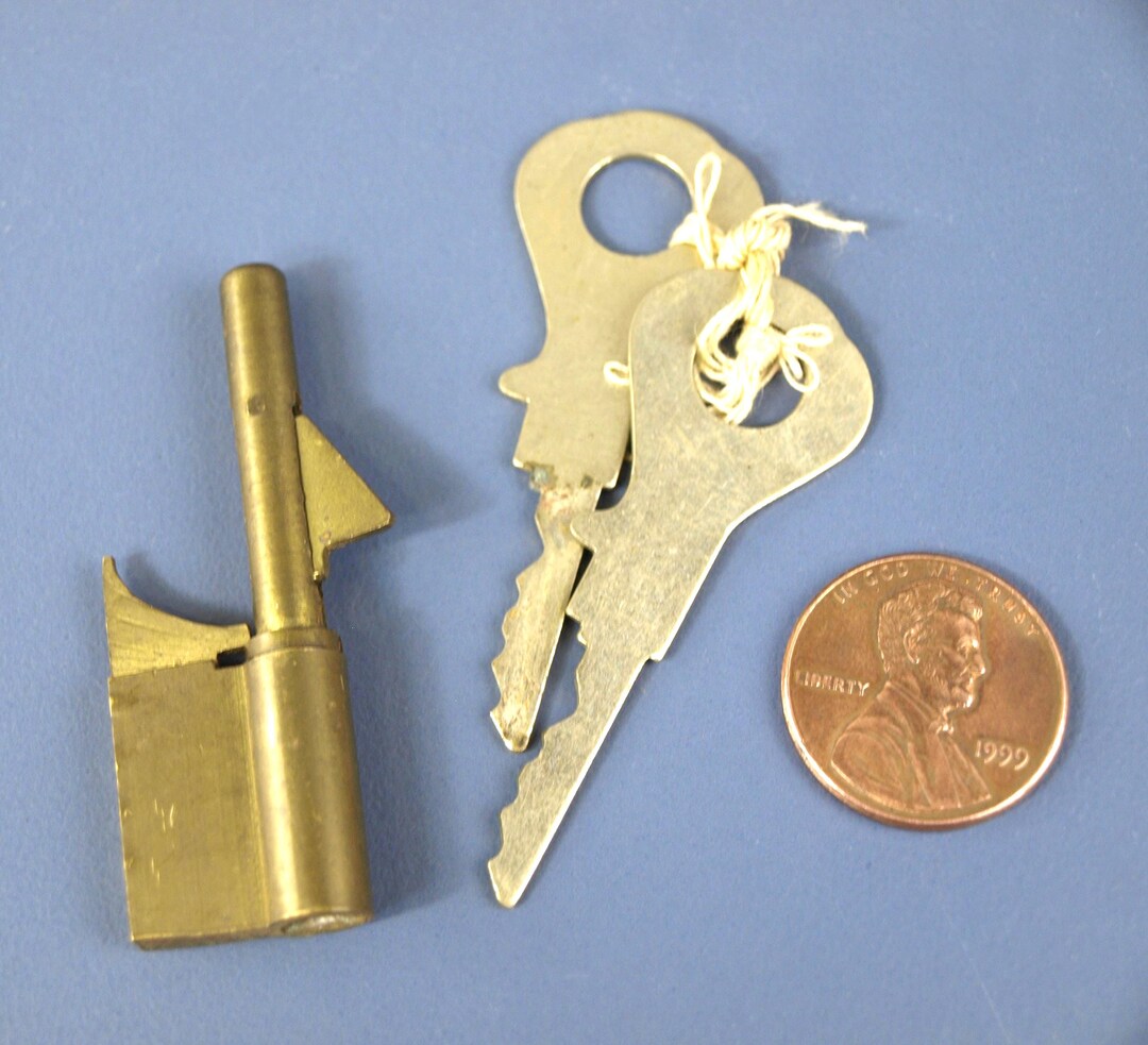 Security Keyhole Blocker Vintage Keyhole Protector, Blocker Lock W Keys, Independent Lock Co ...
