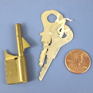 Vintage-Schlüssellochschutz, Blockierschloss mit Schlüsseln, Independent Lock Co, Fitchburg, Massachusetts – sehr guter Zustand, Schubladenschloss, Schrankschloss