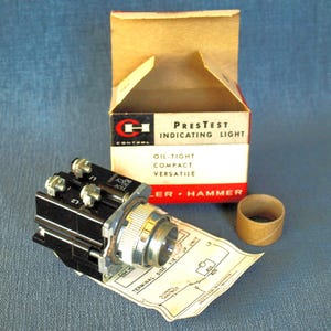 Pretest Indicating Light 110V Trans Panel Mount by Cutler and Hammer Oil Tight Pushbutton Line 10250T221 - 3509B - NIB