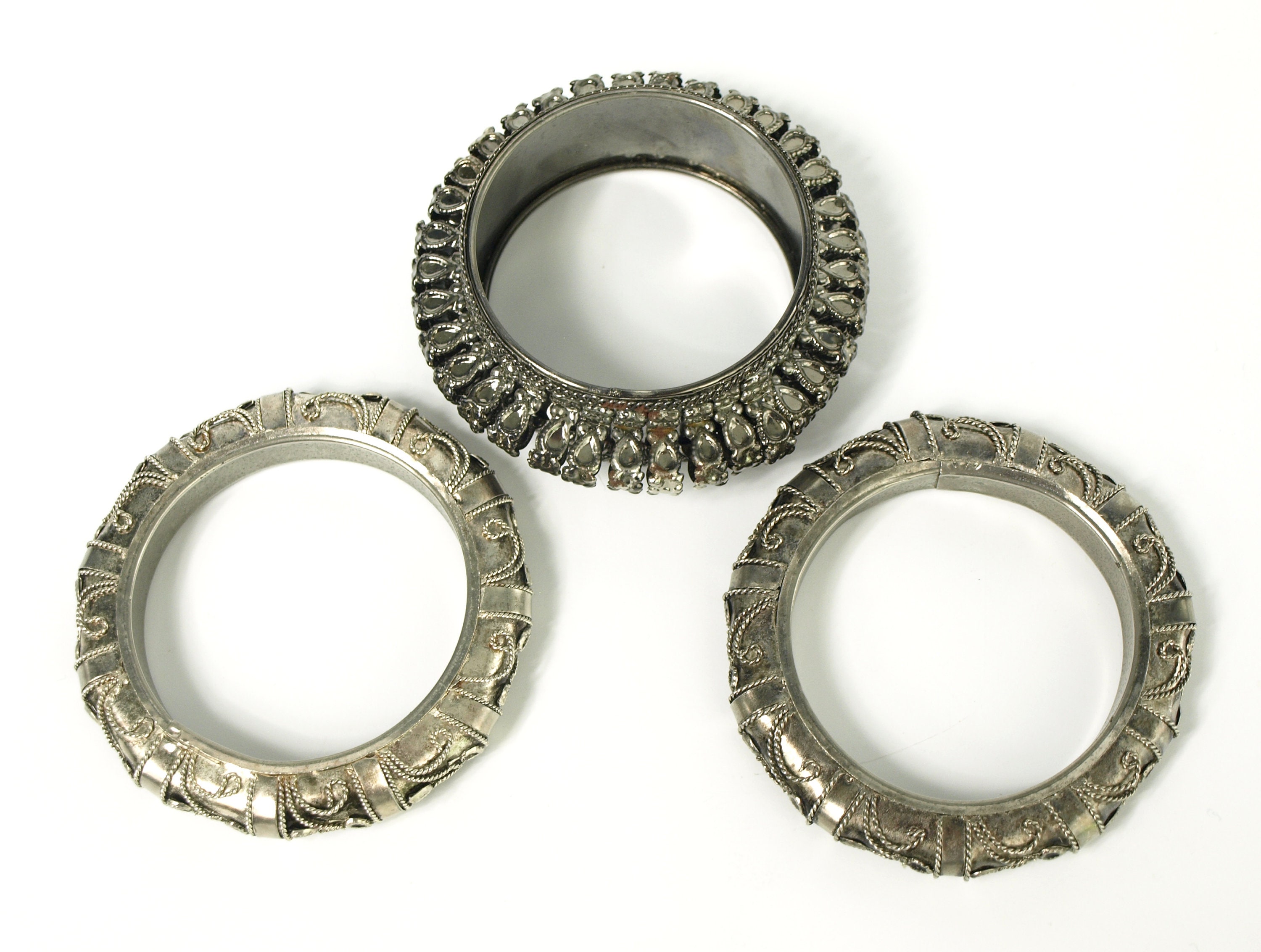 ETRO vintage bangle 100連ブレスレット Vintage Lot of East Asian Oxidized Silver Bangle Bracelets