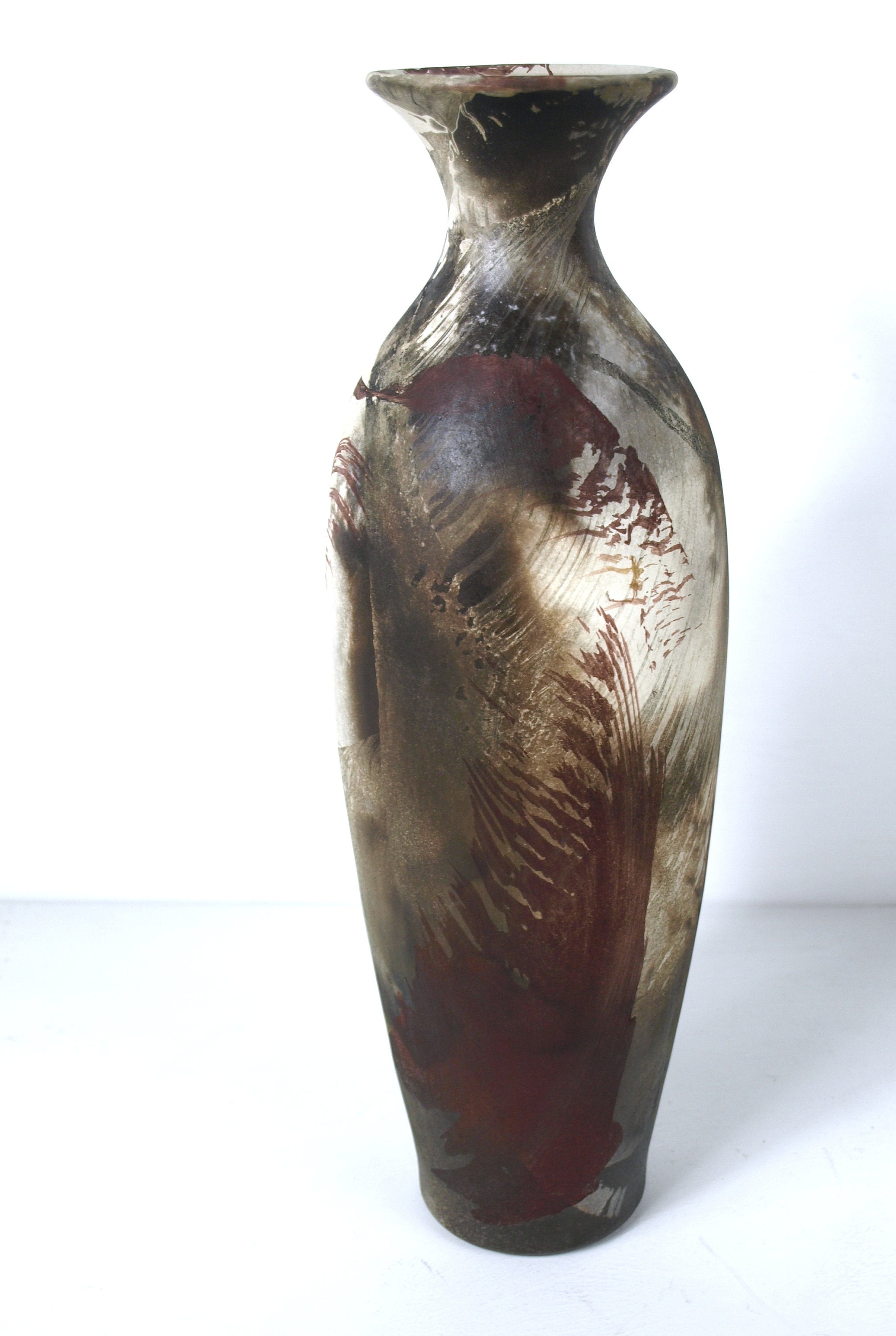 ヴィンテージの手吹き陶器の花瓶、アーティスト「PC 92」のサイン入り