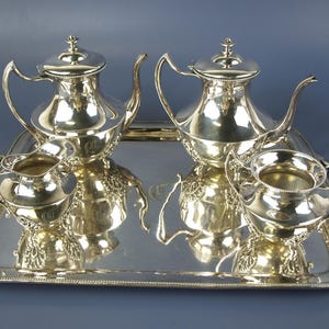 Vintage Colonial Silver Co. Plated Coffee & Tea Service Set w/ Coffee Pot, Teapot, Creamer, Open Sugar with Superior Silver Co. Tray Superb