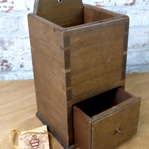 Vintage Wooden Pipe Box, Circa 1970&#39;s Bicentennial Seal Colonial Reproduction - Good Condition