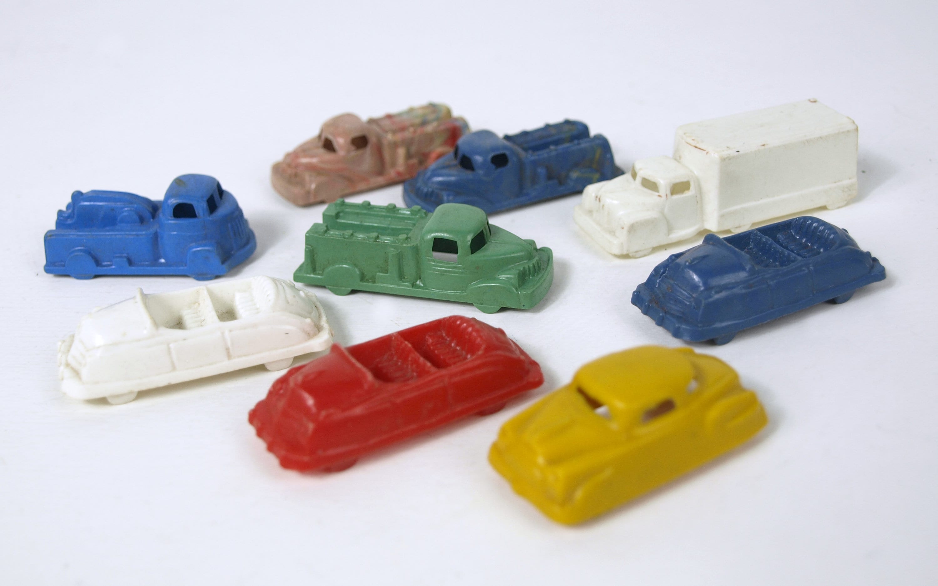 Lot 4 Camions De Construction KAB Vintage Années 60 – Plastique Jaune Et Rouge