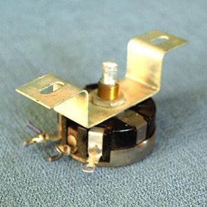 Vintage Clarostat Potentiometer 58-500 model 140210