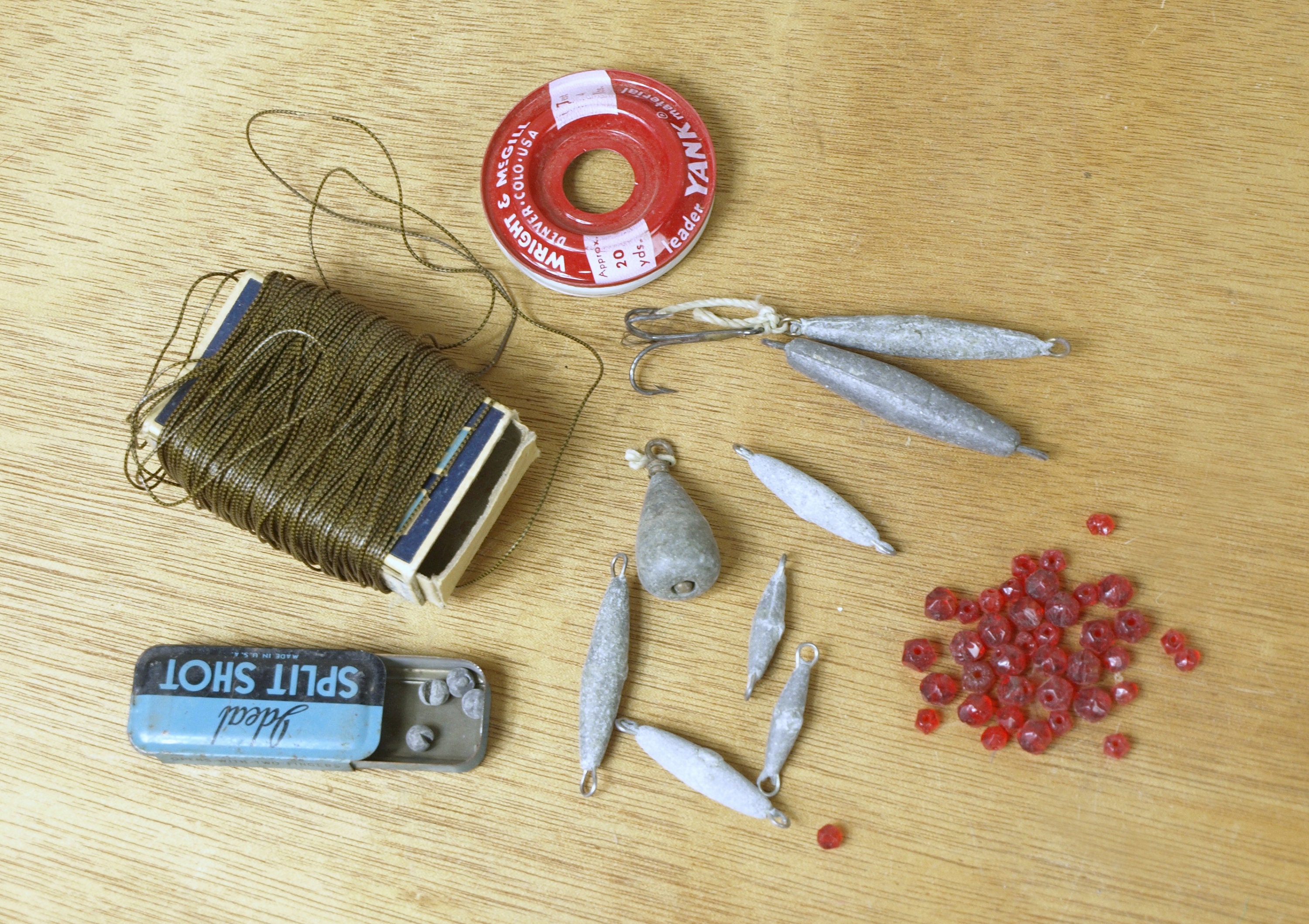 Bobber/sinker tins/hook tin, vintage fishing tackle