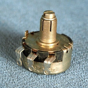 Clarostat Mfg Co Potentiometer 5000 ohm CM9166 - 140128 - never used