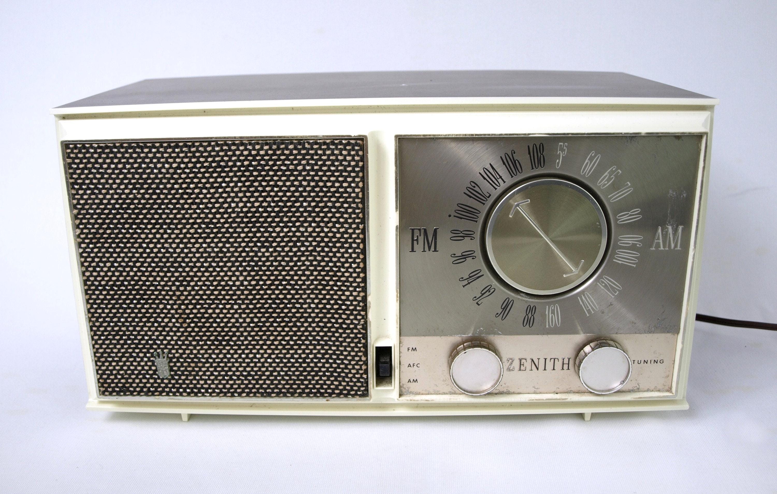 Vintage Zenith Tube AM/FM/AFC Radio Model S-64184 Circa 1951 in