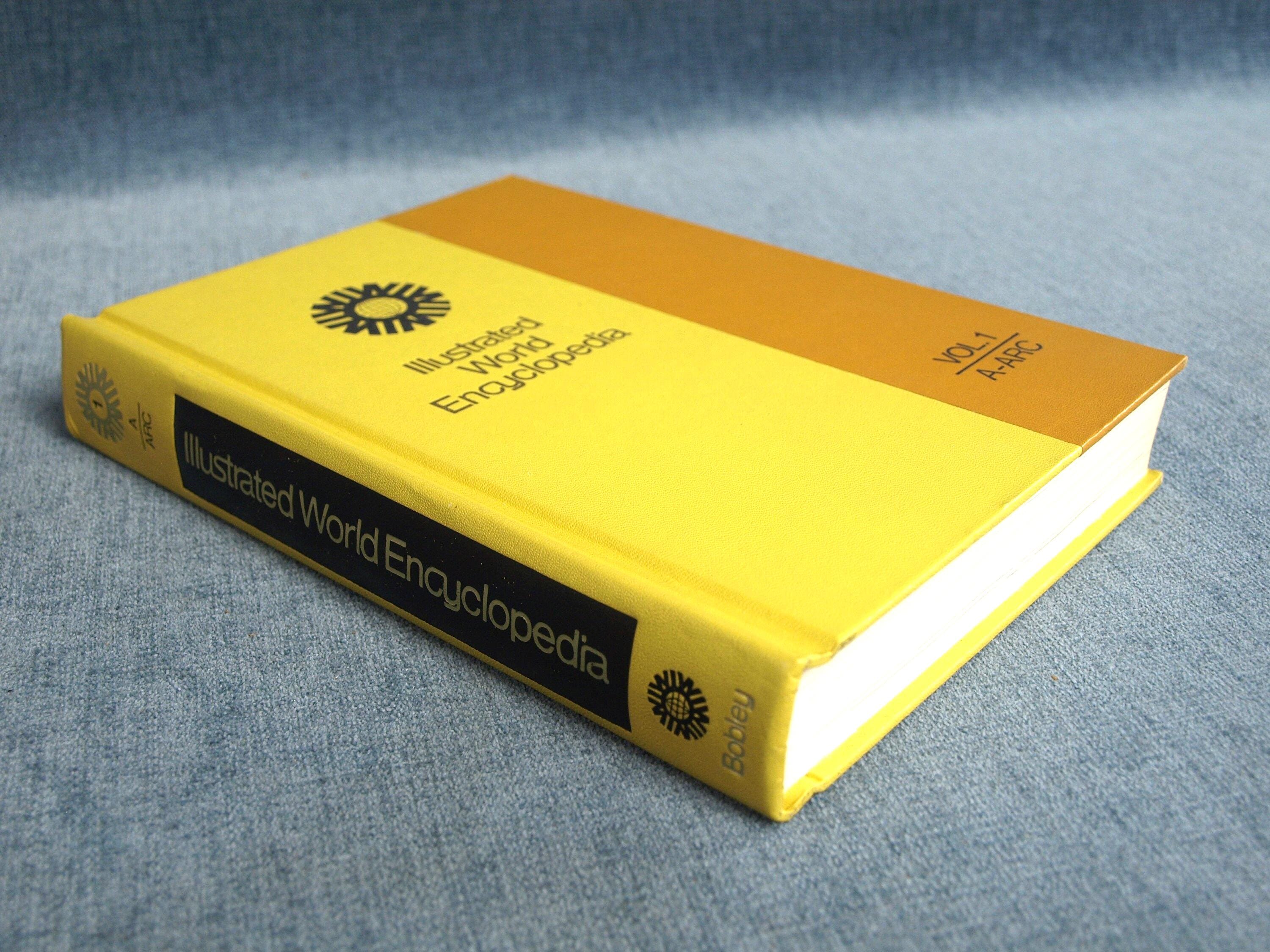 Vintage 1971 Illustrated World Encyclopedia Volume 1 A-ARC
