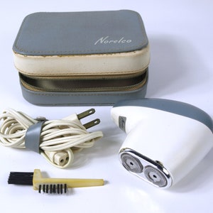 Vintage Norelco Electric Speed Shaver Deluxe in Original Case, Circa 1960&#39;s - In Good+ Working Condition