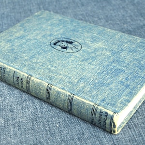 El misterio de la isla de Beverly Gray, de Clair Blank, novela vintage de 1952 (HC), cubierta de tweed azul.