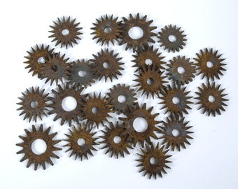 Antique Industrial Rusty Metal Gears / Sprockets / Spurs 18 Teeth Arts Crafts Steampunk Upcycle Repurpose - Lot of 24 in Various Sizes