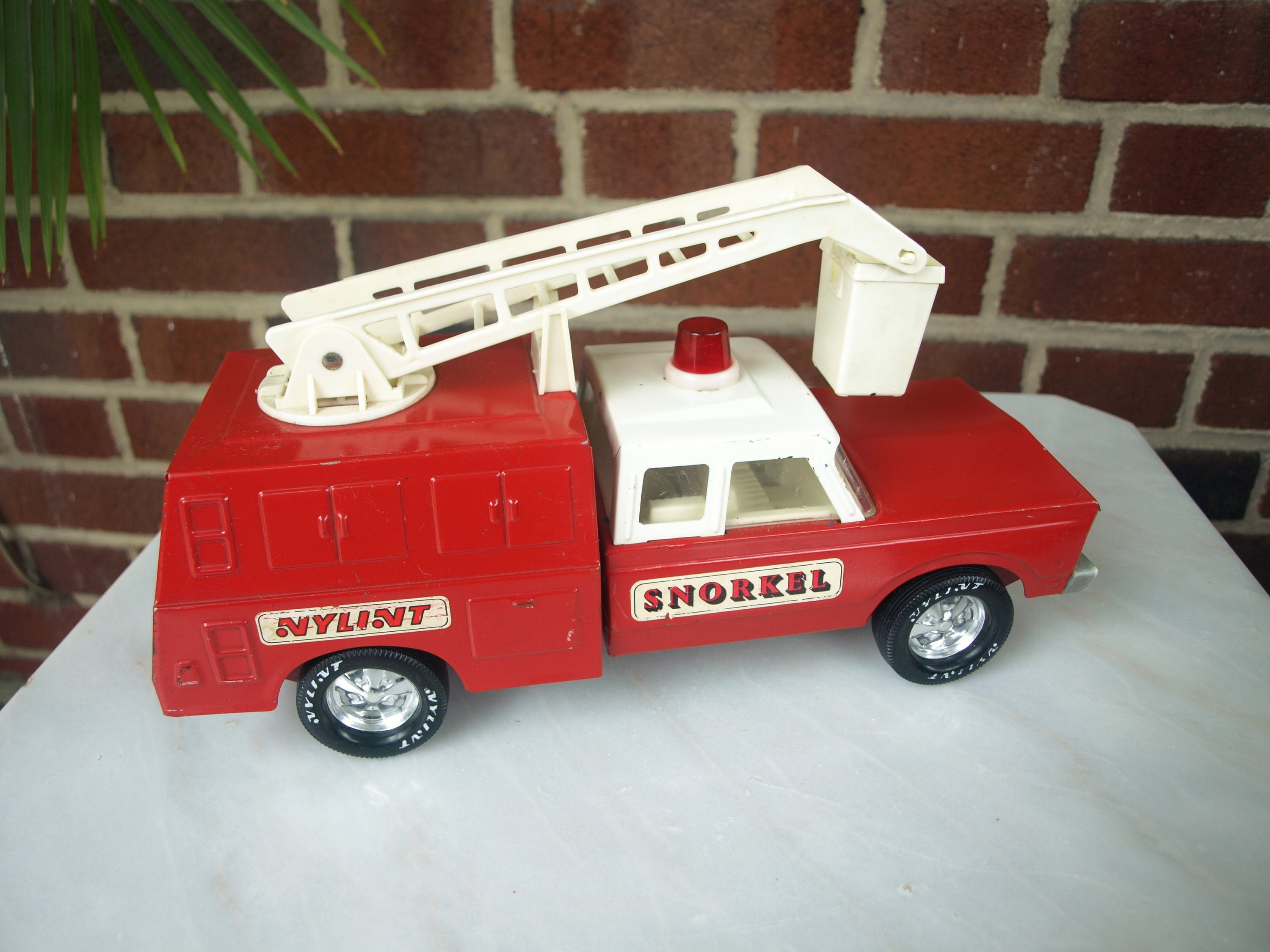 Vintage Nylint Snorkel Fire Bucket Lift Truck Pressed Tin Steel