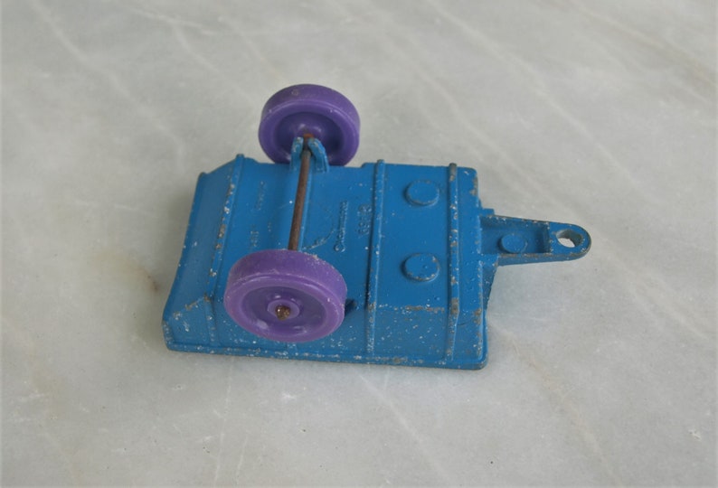 Vintage Tootsietoy Tootsie Toy 1969 Diecast Metal Trailer Cart\u2013 Blue with Purple Wheels