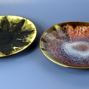 Linda Eiteljorg Studio Art Pottery Signerade Stora Keramiska Tallrikar 14" Indiansk Keramik Säljs på Eiteljorg Museum - Säljs Separat
