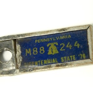 Vintage 1976 Bicentennial Disabled Veterans Miniature Keychain License Plate M88-244  In Fair Condition