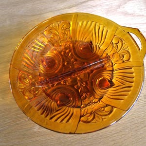 Vintage Amber Indiana Killarney Divided Glass Round Relish Tray Dish - Appetizer Plate – 7.5” diameter