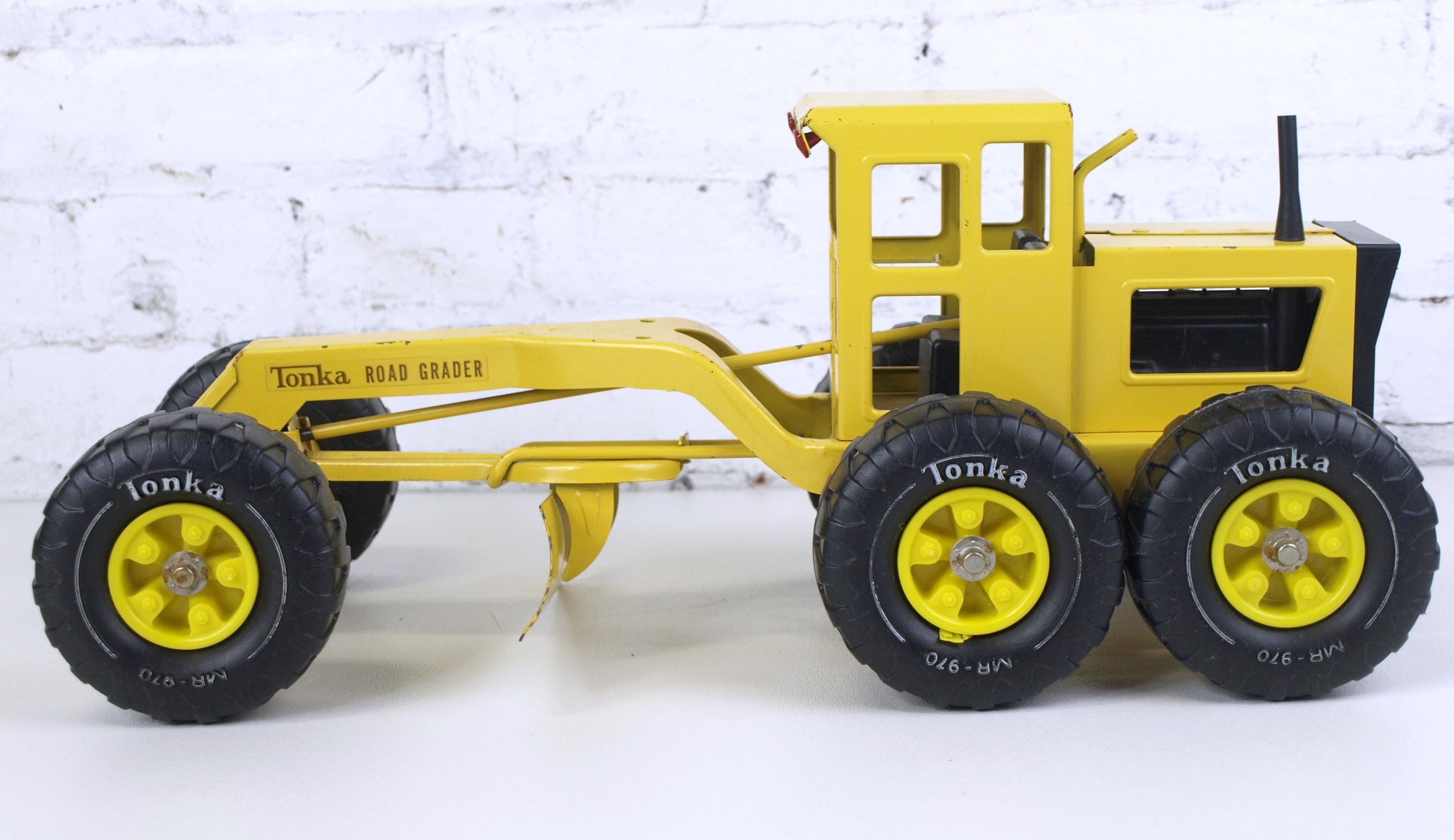Vintage Yellow Tonka Road Grader MR-970 Pressed Steel Construction