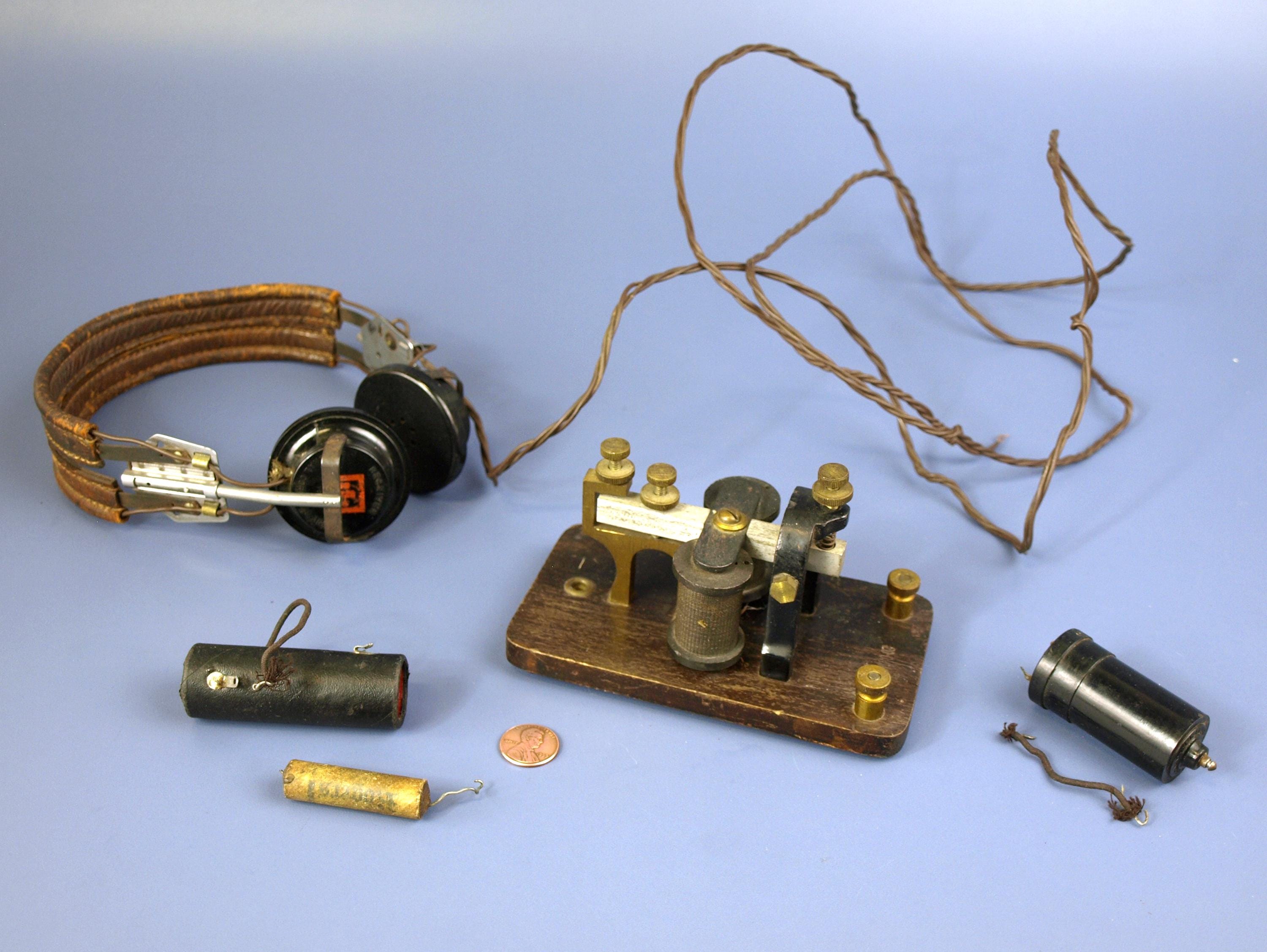 Antique 20 Ohm Telegraph Relay Key Sounder and Receiver Headphones