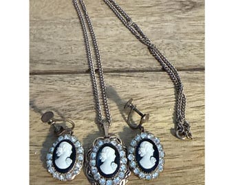Vintage Cameo Necklace Earrings Black White Gold Tone Jewelry Set