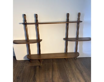 Estantería de madera estilo campestre francés vintage de mediados de siglo, de 3 niveles y 4 estantes, para montaje en pared.