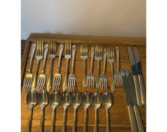 Juego de 25 piezas surtidas de plata Oneida Queen Bess II Tudor, estilo vintage de 1946.