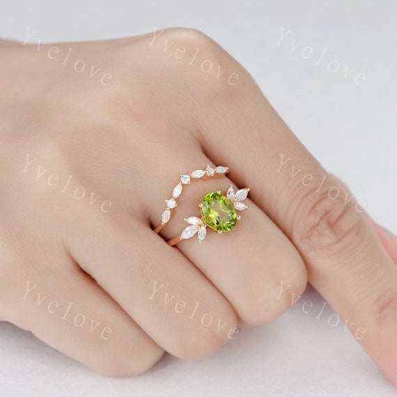 14K White Gold Peridot Solitaire Ring 14K White Gold Peridot Solitaire Ring