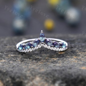 Unique Alexandrite wedding ring,Alexandrite wedding band,Marquise alexandrite ring,Curved V stacking rings,Diamond Ring,14k white  gold ring