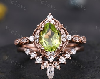 Vintage Green Peridot Ring Set,Pear Shape Peridot Ring,14K Solid Gold Ring,Unique Women Moissanite Promise Ring For Her,Handmade Gift