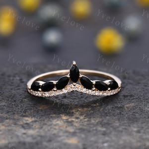 Unique Black Spinel wedding ring,Black gem wedding band,Marquise black Spinel ring,Curved V stacking rings,Diamond Ring,Vintage gold ring