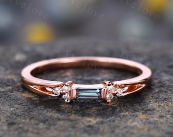 Baguette Cut Alexandrite Ring,June Birthstone Ring,Alexandrite Wedding Ring,Rose Gold Wedding Band,Exquisite Ring,Anniversary Gift for her