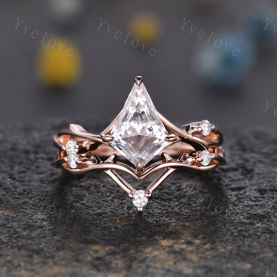 Moissanite kite ring deals