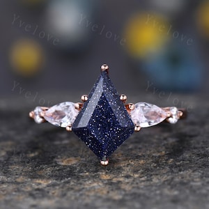 Einzigartiger Kite Cut Blauer Sandstein Verlobungsring Set Vintage Marquise Cut Moissanit Jahrestag Ehering Set für Frauen, 14k Roségold Ring