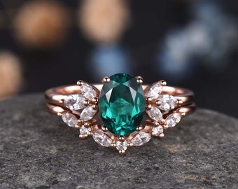 Emerald Ring Set Oval Emerald Engagement Ring Rose Gold Women Emerald Wedding Ring Curved Moissanite Matching Band 14k Bridal Jewelry