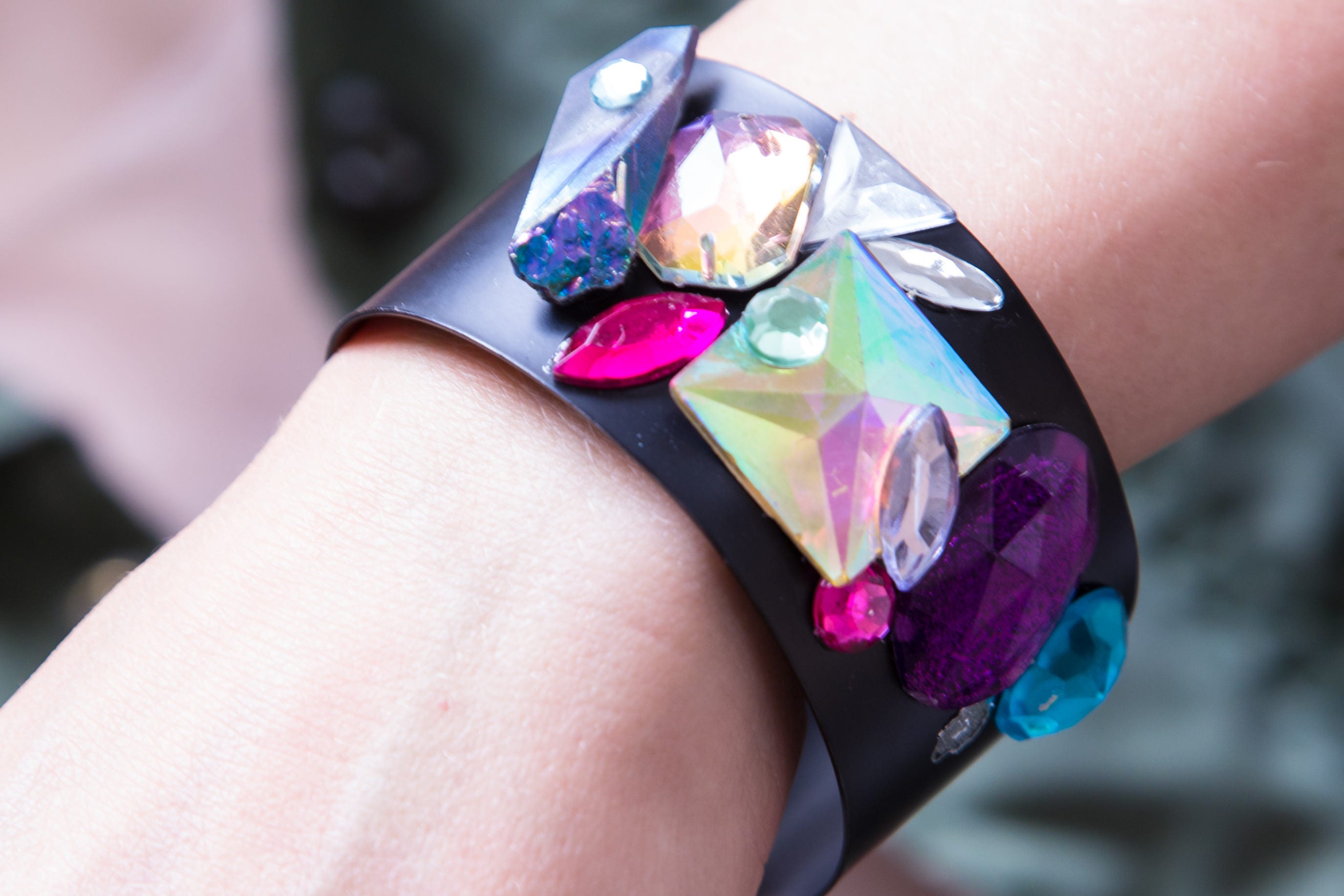 ブレスレット Multicolor Crystal Cuff Multicolor Crystal Bracelet, Cuff Bracelet, Black Colorful