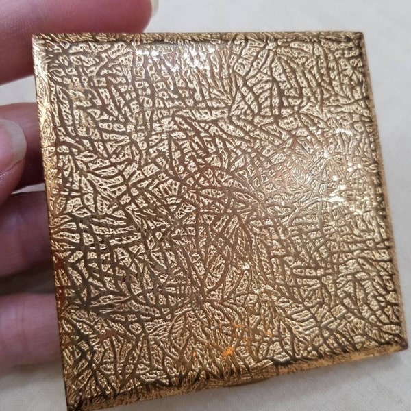 Vintage Powder Compact by Regent Powder Compact, Gold Textured Patterning 1960s 1970s Powder Compact Midcentury Square Powder Compact (M)