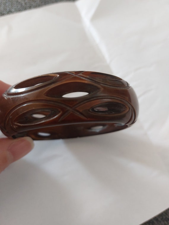 Vintage Plastic Bangle, Hand Carved Brown Bangle,… - image 9
