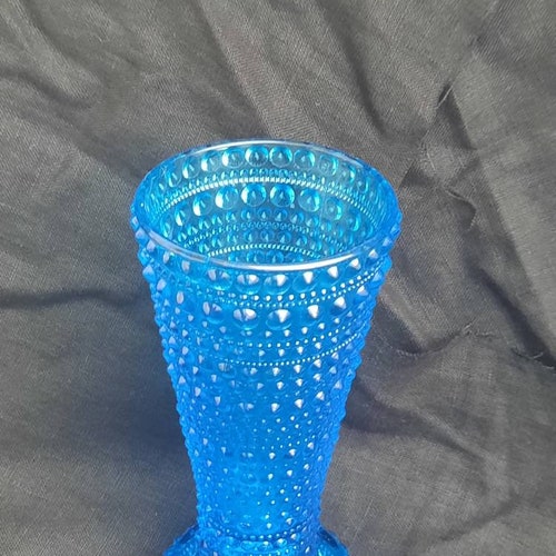 Kastehelmi vase by Oiva Toikka for Iittala or Nuutajärvi. Blue Glass Turning shops Candle holder / vase. Beaded Glass Design from Finland