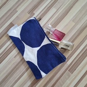 Marimekko cosmetics bag. Marimekko For Finnair Reuseable Travel Toiletry Makeup Bag.