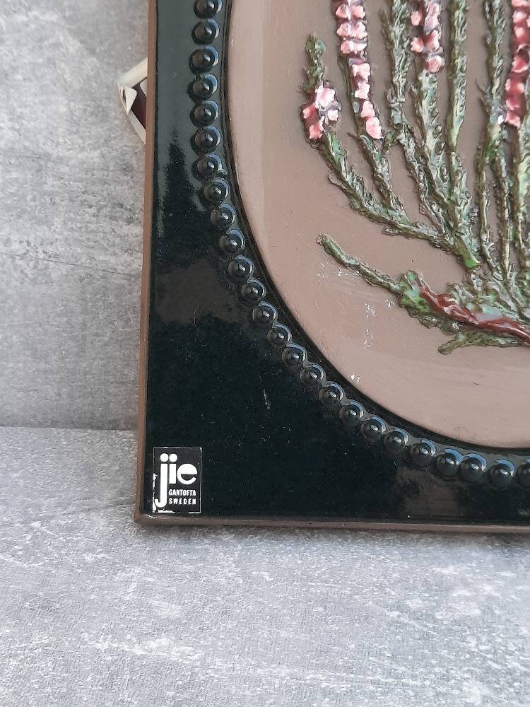Jie Gantofta スウェーデン製セラミック製壁プレート。Ljung Callina