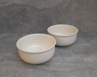Conjunto de 2. Tigela branca pequena vintage Gustavsberg, xícara de chá. Porcelanato Gustavsberg Cor Branca. Fabricado na Suécia Design escandinavo colecionável