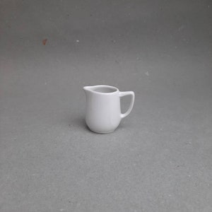 Creamer 462 by RORSTRAND. Vintage white creamer. vintage 1970s. Scandinavian Rörstrand Design