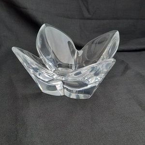 Orrefors &quot;Lotus&quot; Crystal Bowl. Design by LARS HELLSTEN. Clear Crystal bowl