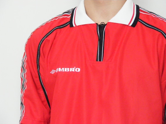 1990s Umbro T-shirt . Vintage Umbro Red Retro Sports T-shirt