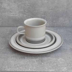 ARABIA SALLA. Finnish Design by Ulla Procopé, Raija Uosikkinen. Scandinavian Mid Century Pottery by ARABIA.