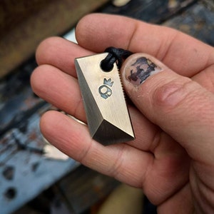 Dead King every day carry mini pry bar