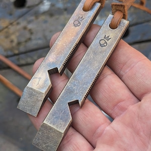 Dead King every day carry pry bar/bottle opener in brass. 90mm