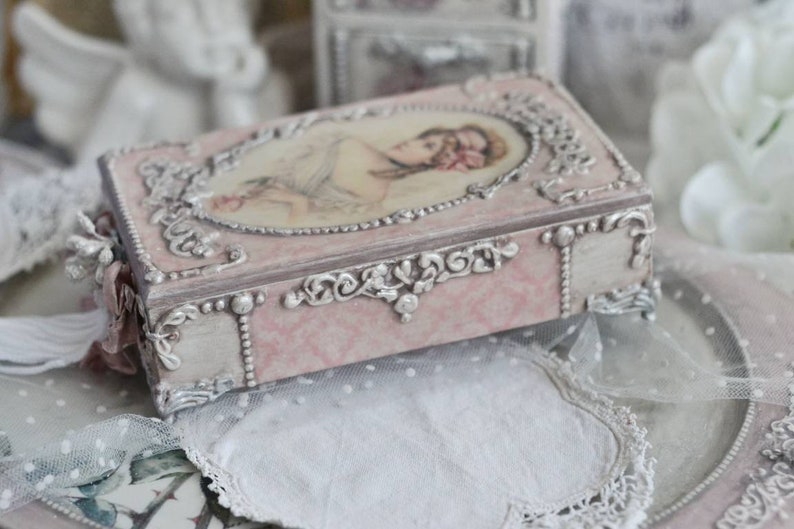 Shabby chic decoupage box Romantic decoupage box with roses shabby chic decor decoupage box vintage box jewellery box with roses